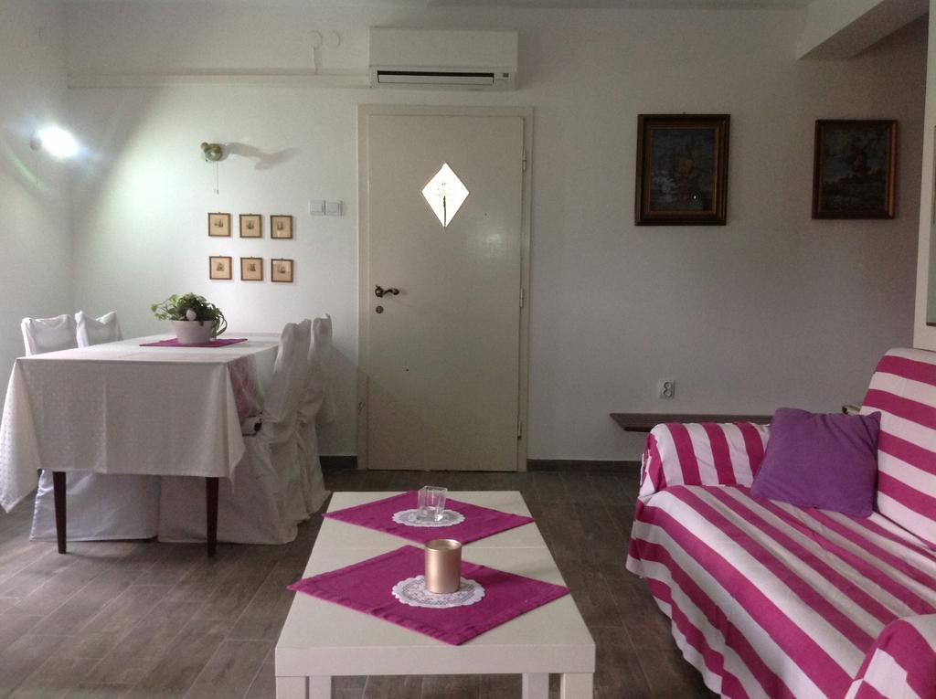 Holiday House Altea Banjole Habitación foto